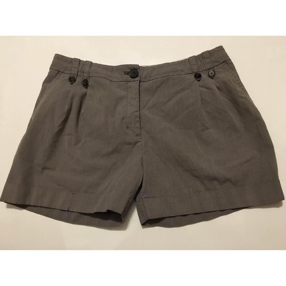 H&M Women’s Grey Pin Stripe Shorts Size 10